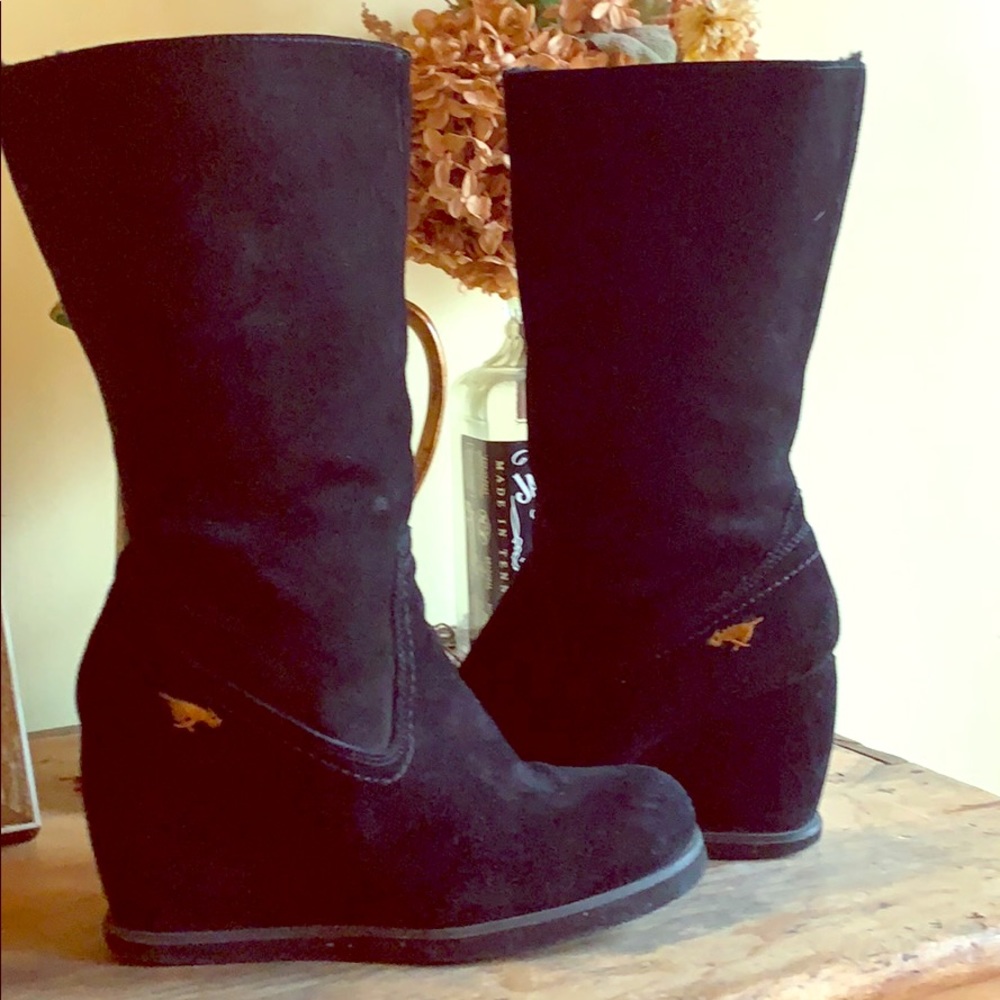 8.5 suede wedge boots